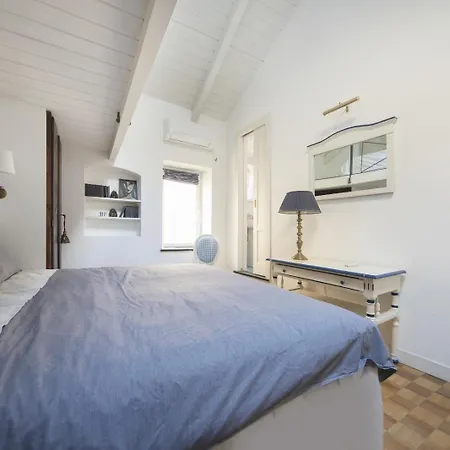 Hostdomus - Almare * アラッシオ